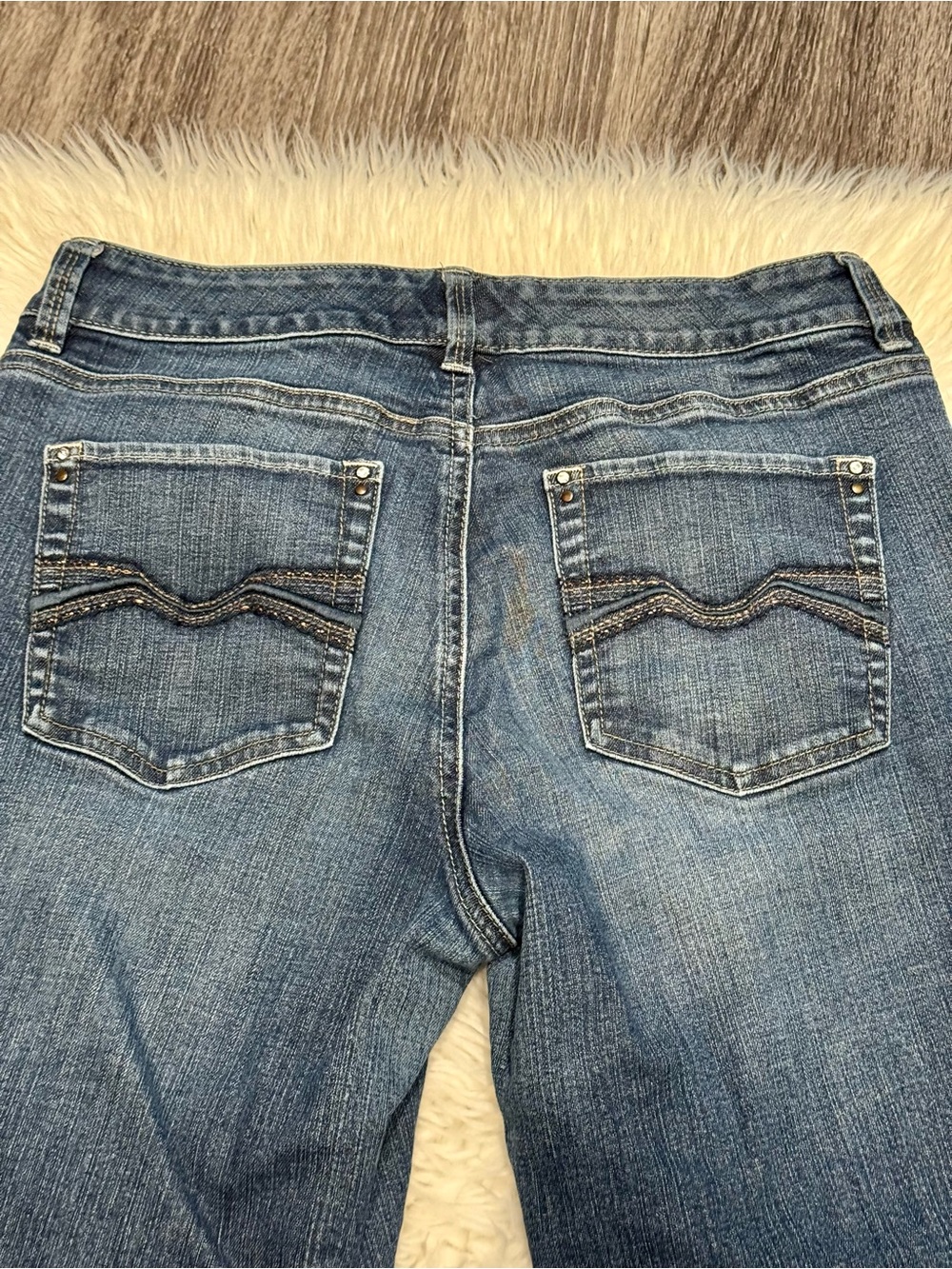 White House Black Market Contour Size 6 Crop Leg - Picture 5 of 6